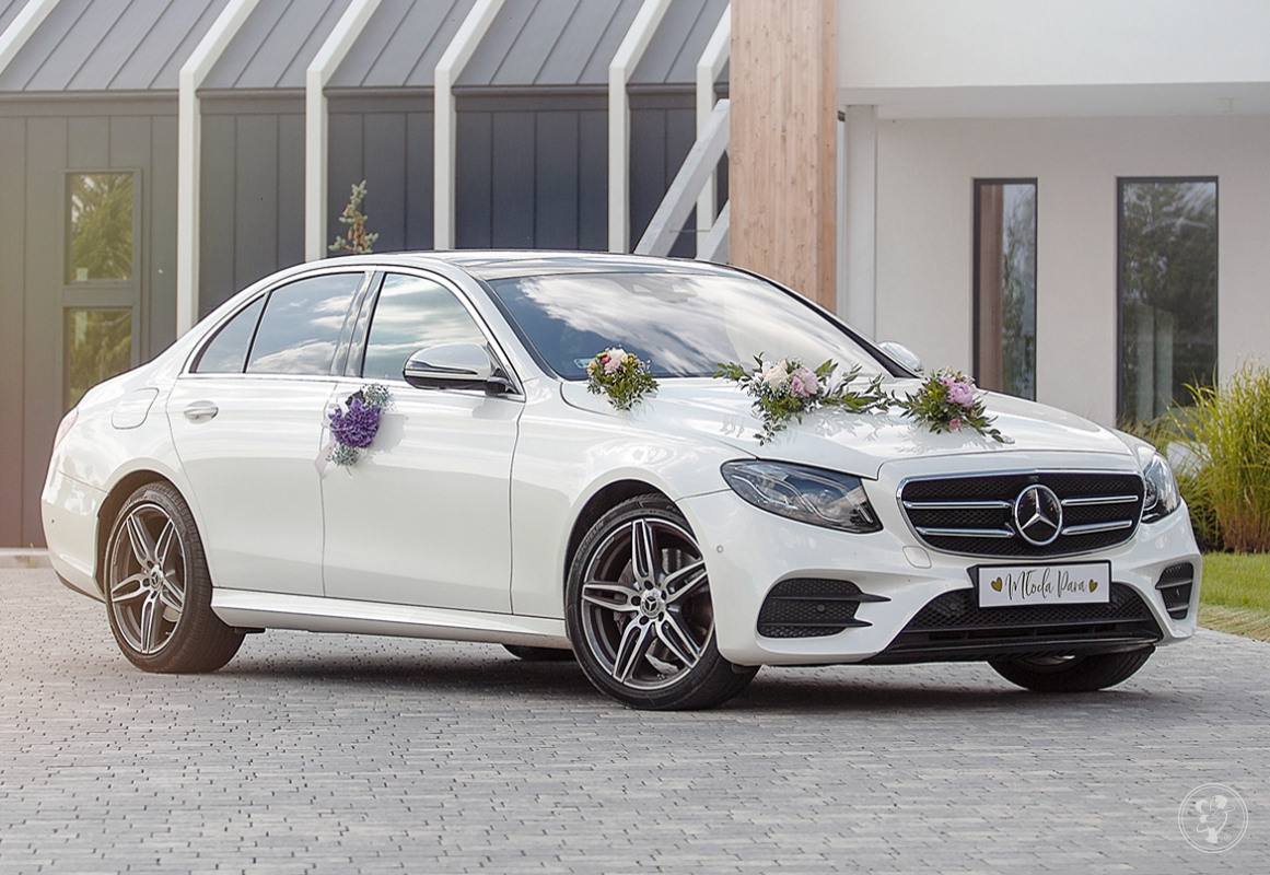 Biały Mercedes E klasa | Auto do ślubu Lublin, lubelskie - zdjęcie 1