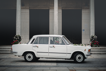 Zabytkowy FIAT 125p - retro klask