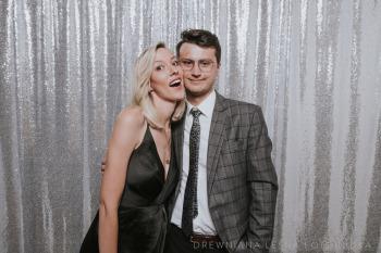 Drewniana Leśna Fotobudka - stylowa fotobudka