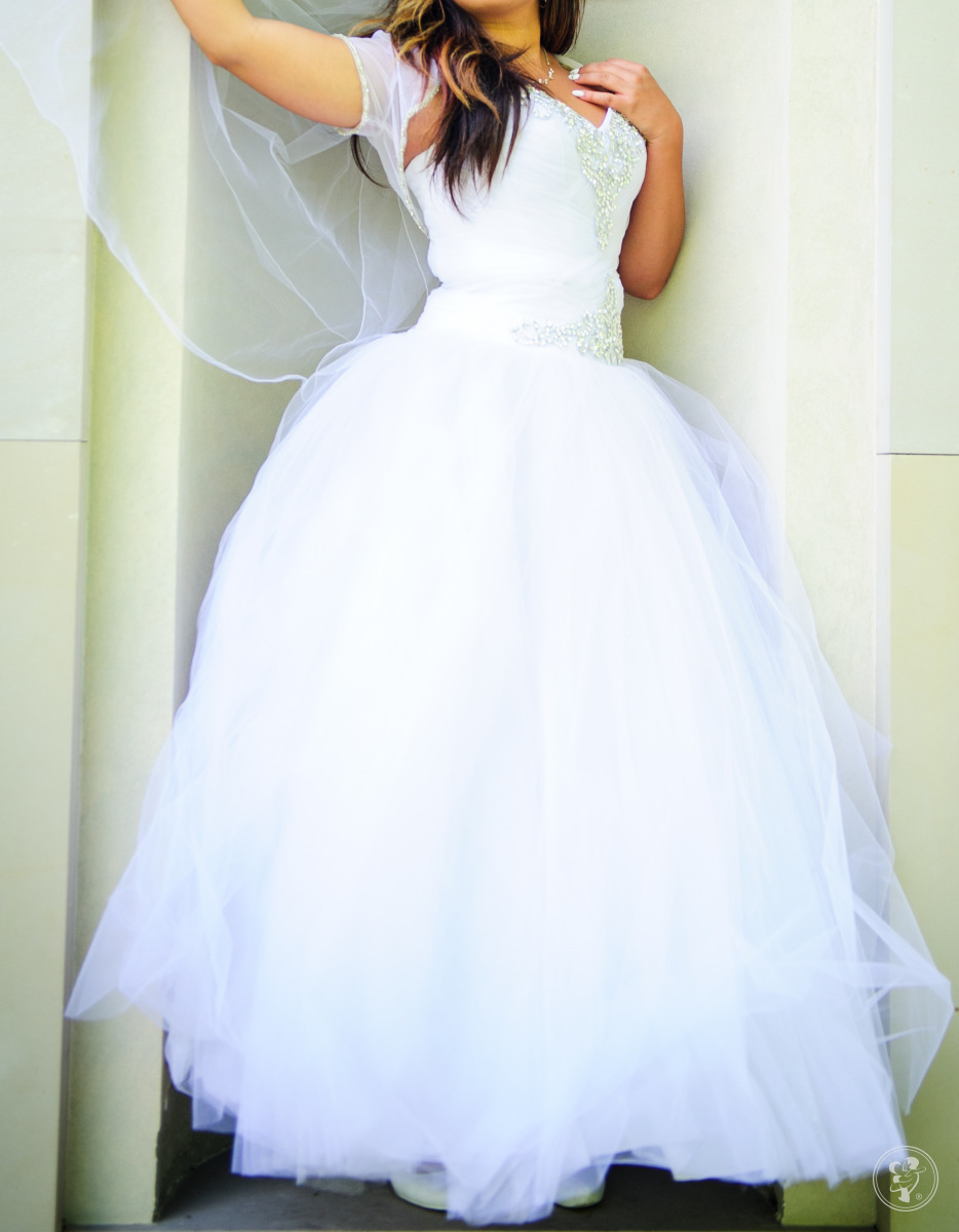Suknia ślubna - zdjęcie 1