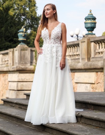 Suknia z firmy Imperial Bridal z bardzo bogatym brokatem - zdjęcie 1