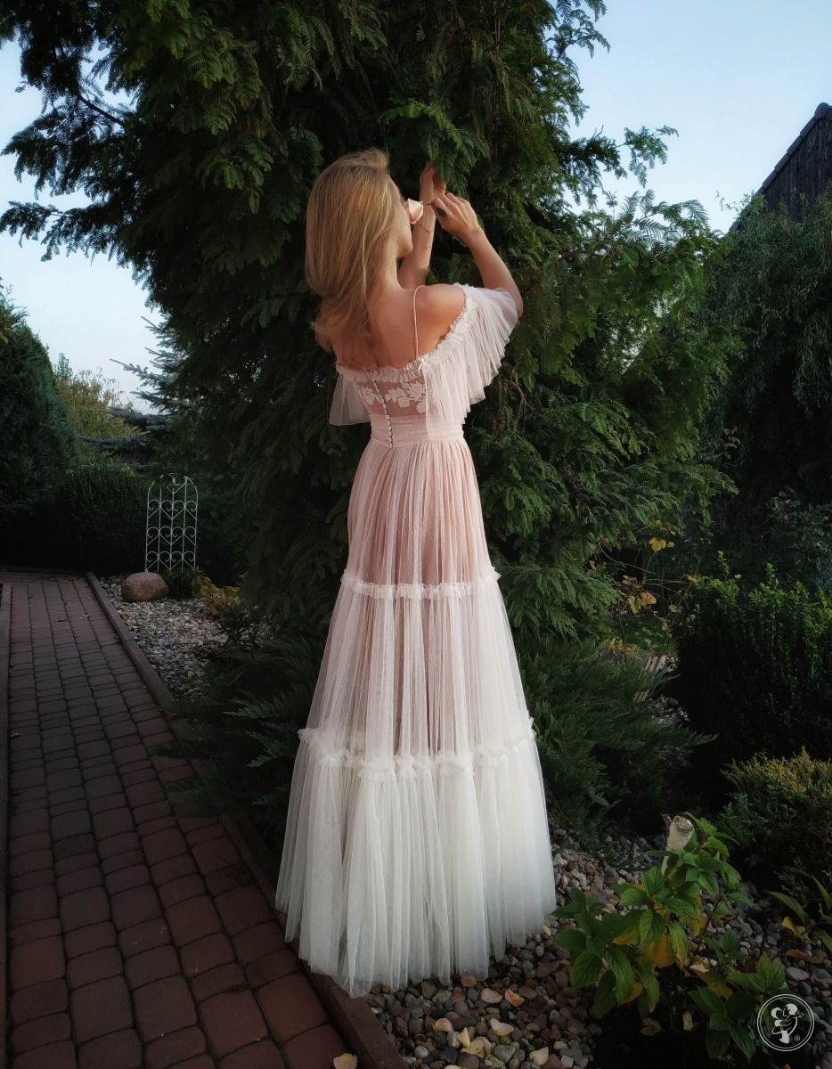 Rustykalna i romantyczna suknia ślubna Julie z rękawkami - zdjęcie 1