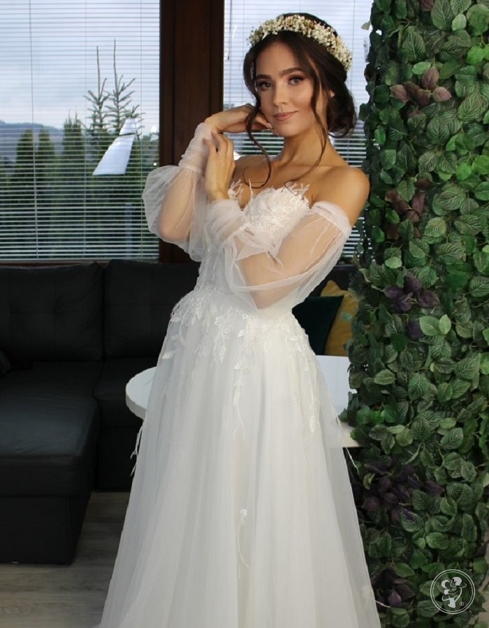 Suknie Ślubne Viktoria,tiulowa z piórami -DIANA - zdjęcie 1