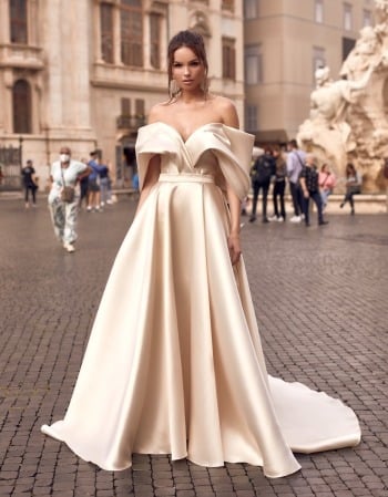 Suknia ślubna Laurelle, model GOLDIE (fason litera A) - zdjęcie 1
