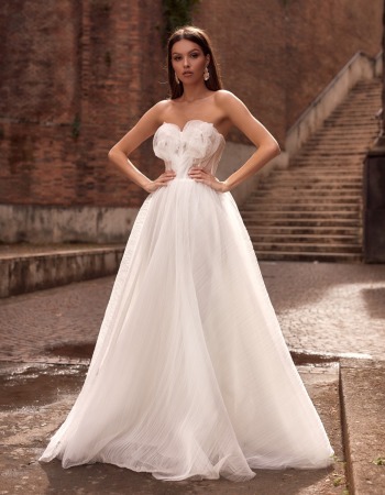 Suknia ślubna Laurelle, model ERIKA (fason litera A) - zdjęcie 1