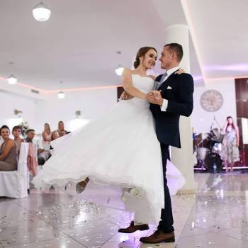 Studio Tańca - profesjonalne buty do ślubu, Dodatki ślubne panny młodej Krzywiń