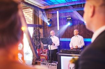DJ  D.R.S  Wedding  Events  Group  ciężki dym ,iskry sceniczne, DJ na wesele Maków Podhalański