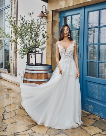 Suknia Ślubna ALMERA - zwiewna piękność z koronką 3D - zdjęcie 1