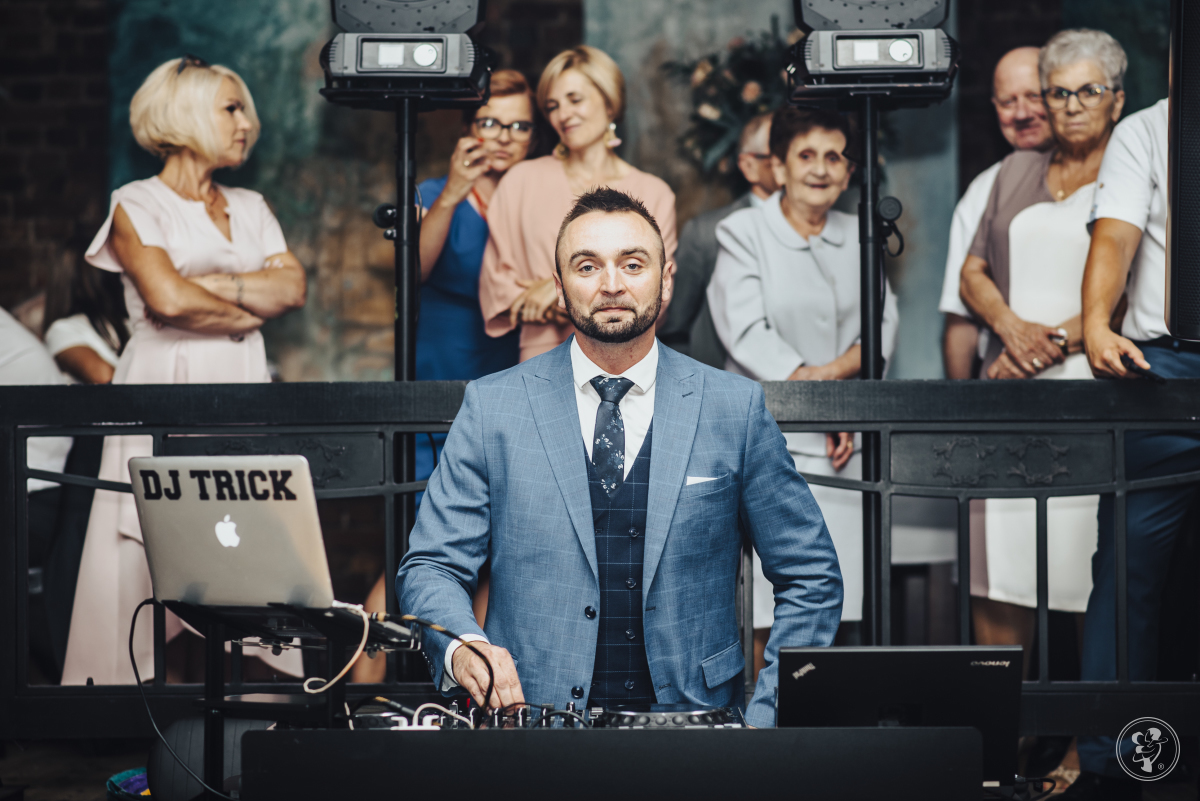 DJ TRICK  - Event & Wedding DJ | Rustykalne stanowisko DJ | Ciężki dym, Sobótka - zdjęcie 1
