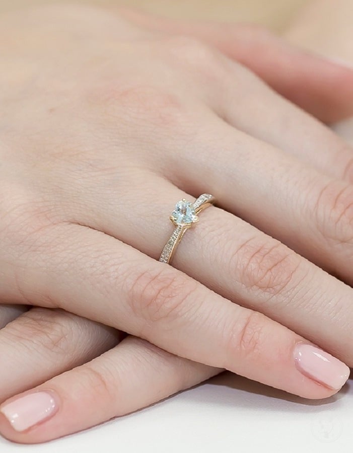 Pierścionek zaręczynowy z cudownym topazem błękitnym i brylantami zaręczyny zloto pr.0,585 - zdjęcie 1