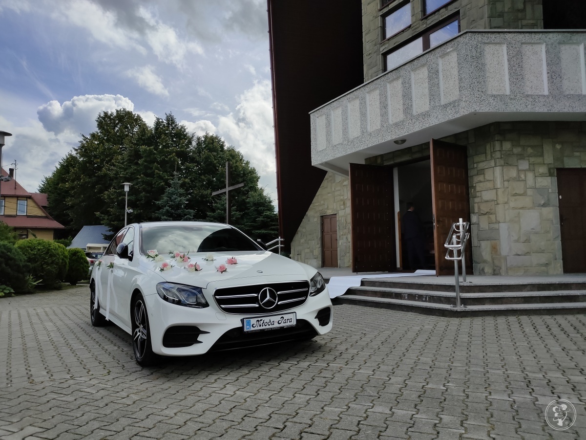 Do ślubu piękny biały Mercedes E AMG | Auto do ślubu Nowy Sącz, małopolskie - zdjęcie 1