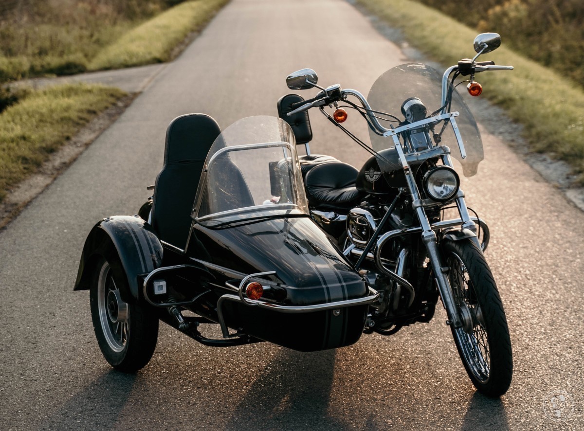 Motocykl Harley Davidson z wózkiem (koszem) bocznym wynajem do ślubu, Wrocław - zdjęcie 1