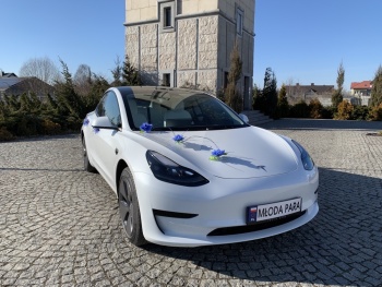 Przyjedź na ślub Teslą. Biała Tesla model 3 2022 do ślubu., Samochód, auto do ślubu, limuzyna Warszawa