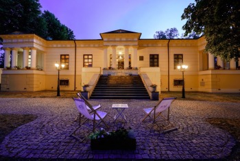Pałac w Małkowie, Sale weselne Szadek