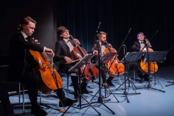 Barrels Cello Quartet - profesjonalna oprawa muzyczna, Oprawa muzyczna ślubu Radomsko