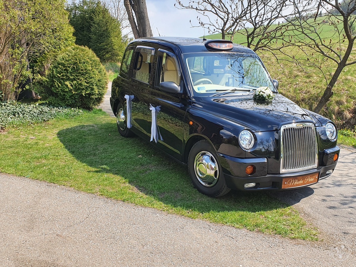 Czarna londyńska taksówka Oldmobile | Auto do ślubu Nowy Sącz, małopolskie - zdjęcie 1