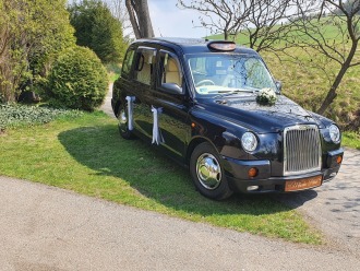 Czarna londyńska taksówka Oldmobile | Auto do ślubu Nowy Sącz, małopolskie