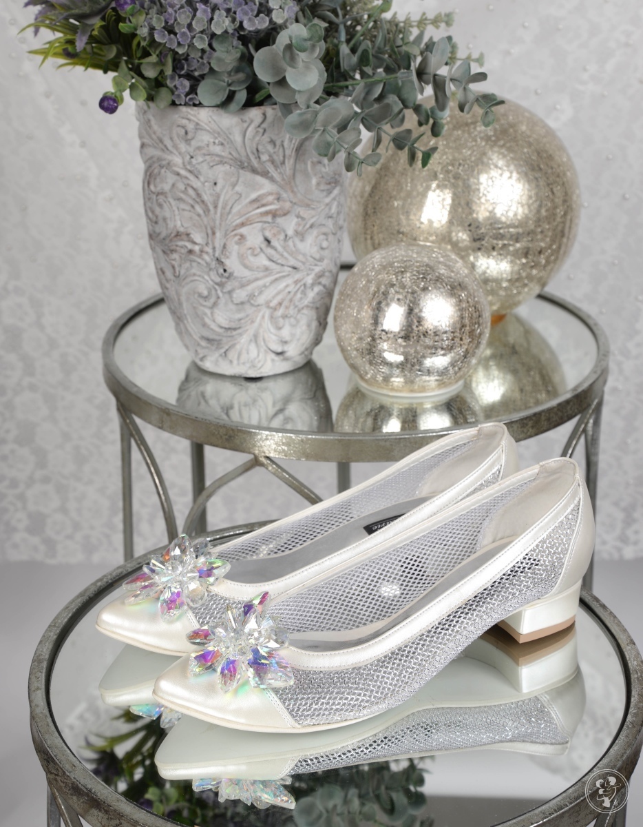Balerina w odcieniach bieli i srebra z  ozdobą kryształ CRYSTAL - zdjęcie 1