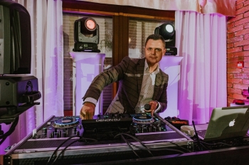 Dj Pavlo- światło, dźwięk, niezapomniana zabawa z klasą, DJ na wesele Szczecinek