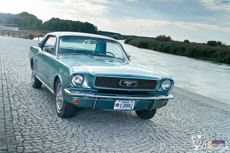 Niebieski Ford Mustang 1966 | Auto do ślubu Konin, wielkopolskie - zdjęcie 1