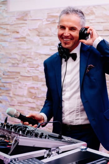 dj Mar Marcin Włodarczyk - prezenter muzyczny  wodzirej  konferansjer, DJ na wesele Sulejów