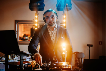 DJ TRICK  - Event & Wedding DJ | Rustykalne stanowisko DJ | Ciężki dym, DJ na wesele Lądek-Zdrój