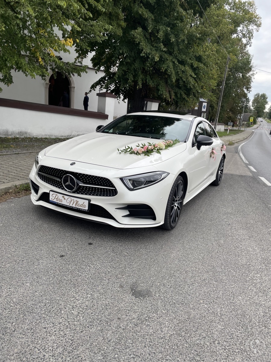 Mercedes CLS 2022 AMG line perłowy oraz szary mat CLA 2022 | Auto do ślubu Skawina, małopolskie - zdjęcie 1