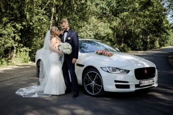 Jaguar XE - sportowa limuzyna do ślubu, Samochód, auto do ślubu, limuzyna Biała