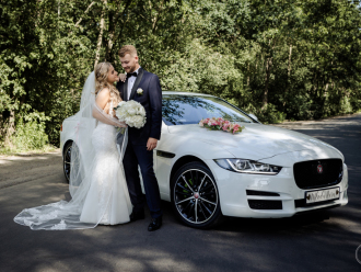 Biały Jaguar XE limuzyna | Auto do ślubu Chorzów, śląskie