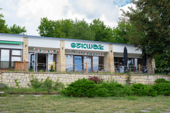 Szkwał - Sala weselna w Poznaniu z widokiem na jezioro Kierskie, Sale weselne Poznań