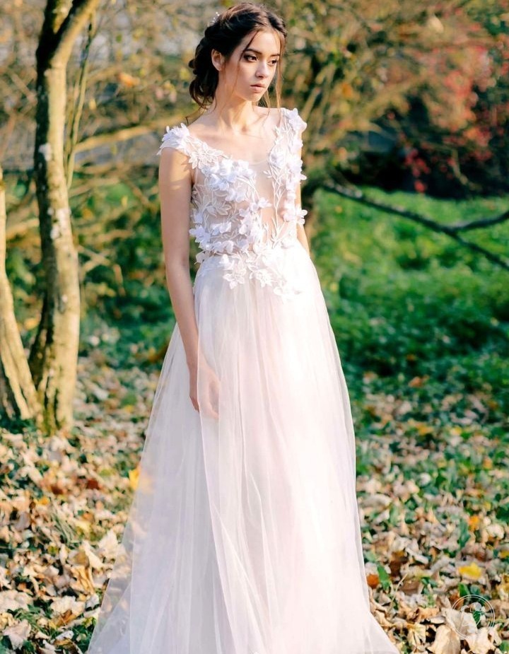 Tiulowa suknia ślubna z koronką 3d w kolorze śmietankowym - Lolanthe - zdjęcie 1