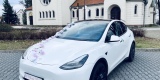 Perłowa tańcząca Tesla Y | Auto do ślubu Poznań, wielkopolskie - zdjęcie 3