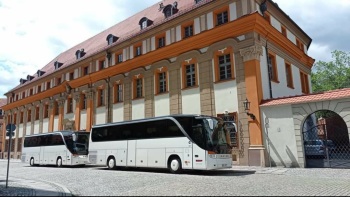 SZYMKAR przewóz osób do ślubu , wynajem komfortowych autokarów i busów, Wynajem busów Lubliniec