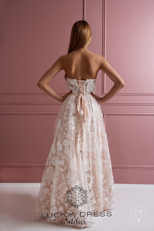 Koronkowa suknia ślubna z gorsetem // SARA - zdjęcie 1