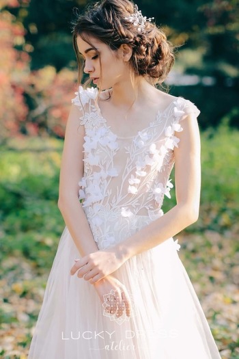 Suknia ślubna z koronką 3D / Lolanthe - zdjęcie 1