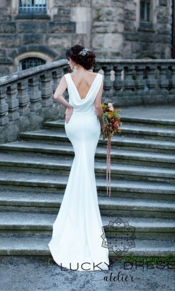 Suknia ślubna z dekoltem woda - Astra - zdjęcie 1