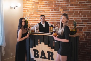Barman na Wesele - SerenityEvents ! Profesjonalna obsługa Barmańska, Barman na wesele Leszno