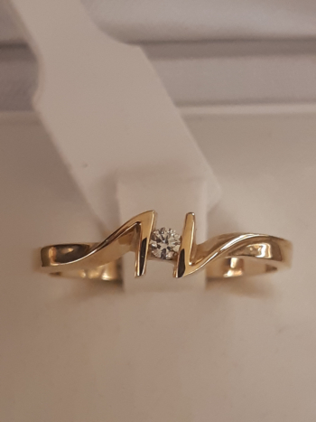 Nowoczesny pierścionek zaręczynowy z brylantem, złoto 14 karatowe, - zdjęcie 1