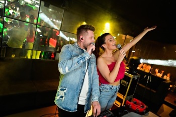Sami Swoi - Dj/Konferansjer i Wokalistka - nowoczesne wesele, DJ na wesele Kazimierz Dolny