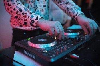 DJ Romek Music plus saksofon/akordeon na żywo !!!, DJ na wesele Stryków
