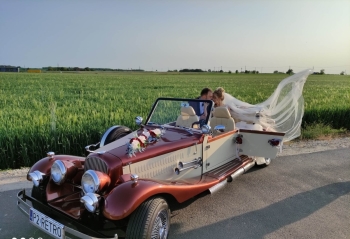Retro samochód do ślubu Alfa Romeo | Auto do ślubu Poznań, wielkopolskie