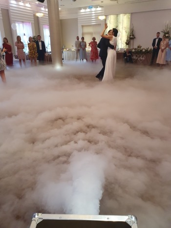 Agencja DK atrakcje na imprezy Ciężki dym, napis Love, Fotobudka, Ciężki dym Praszka