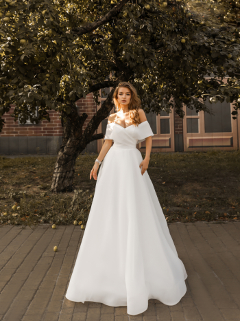Stylowa suknia ślubna Vosk - zdjęcie 1