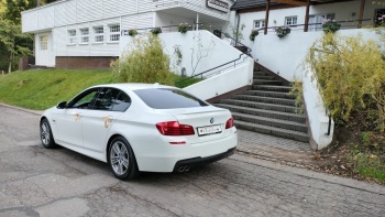 Białe BMW 5  | Auto do ślubu Borzytuchom, pomorskie