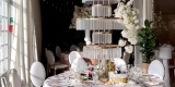 Krzesła Glamour oraz złote sztućce | Dekoracje ślubne Sochaczew, mazowieckie - zdjęcie 4
