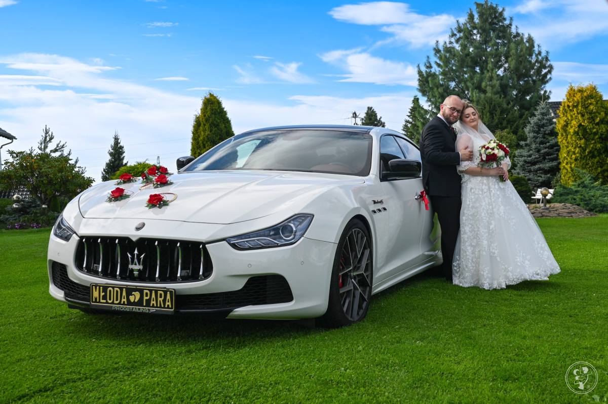 Białe Maserati SQ4 500KM i Garbus | Auto do ślubu Bytom, śląskie - zdjęcie 1