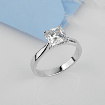 Ekskluzywny pierścionek zaręczynowy z moissanitem - zdjęcie 1