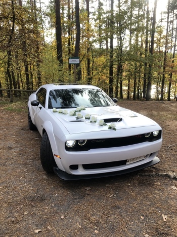 Biały Dodge Chellenger | Auto do ślubu Chojnice, pomorskie