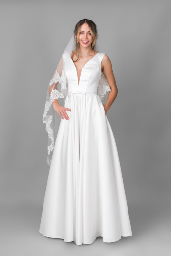 Suknia Ślubna '' LACOSTE '' gładka suknia z kieszonkami - zdjęcie 1