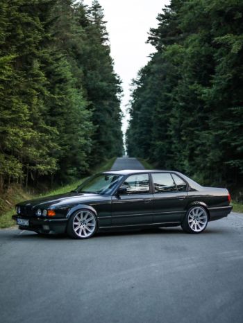Czarne BMW e32 V8 seria 7 | Auto do ślubu Kolbuszowa, podkarpackie